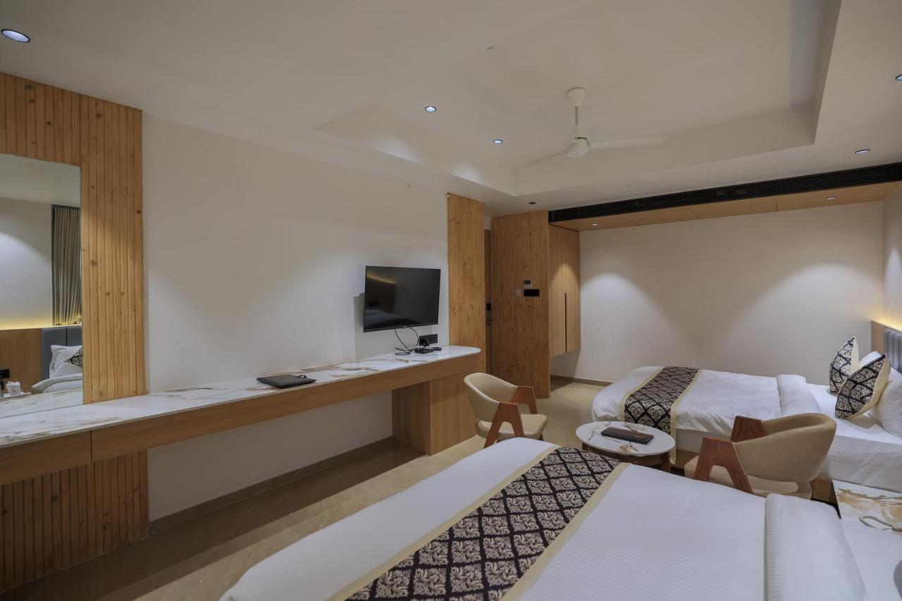 Hotel Aditya Mansingh Inn Somnath Exterior photo