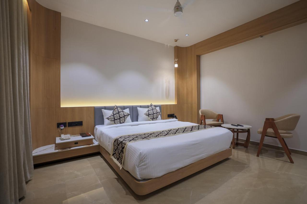 Hotel Aditya Mansingh Inn Somnath Exterior photo