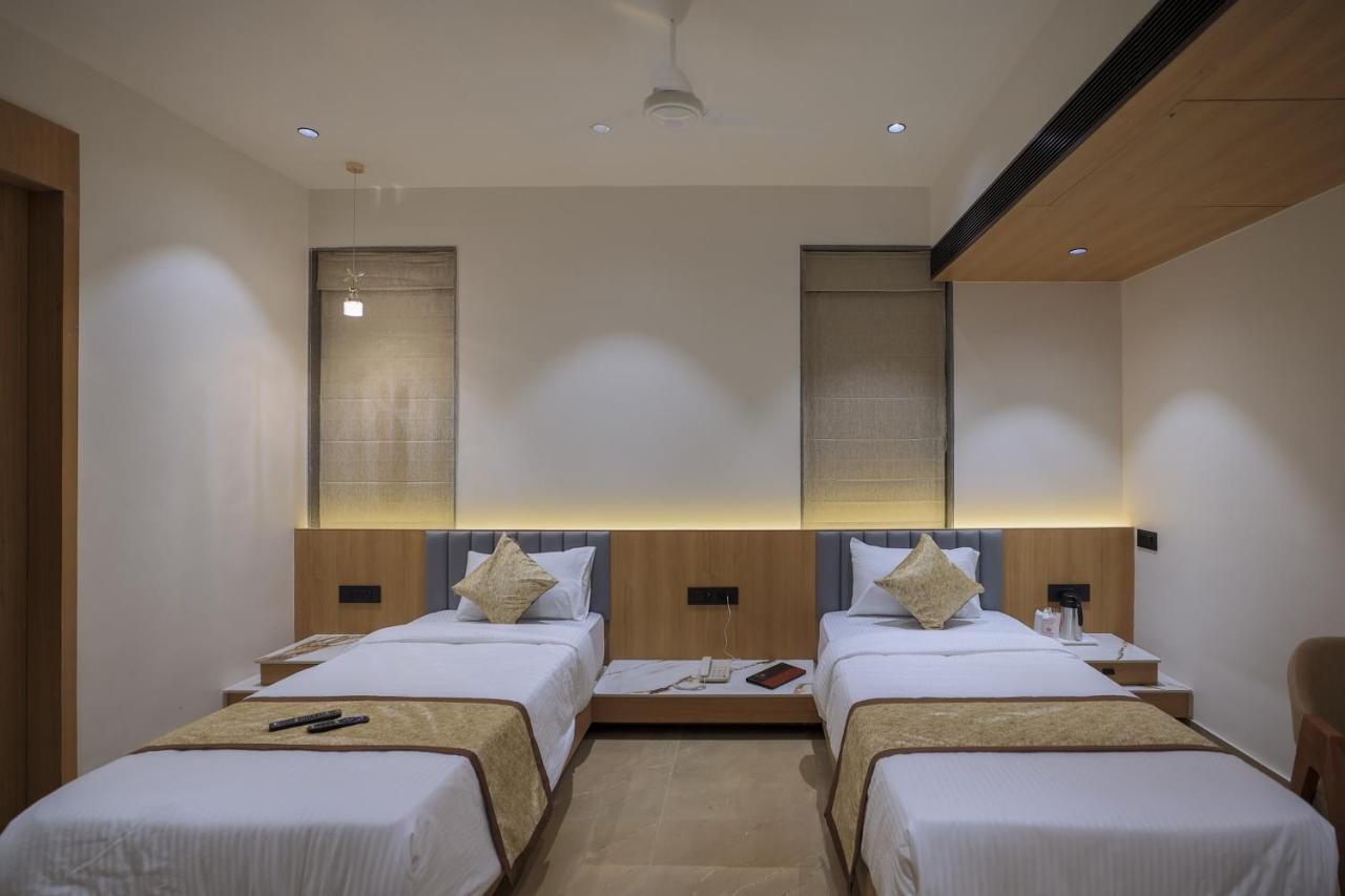 Hotel Aditya Mansingh Inn Somnath Exterior photo