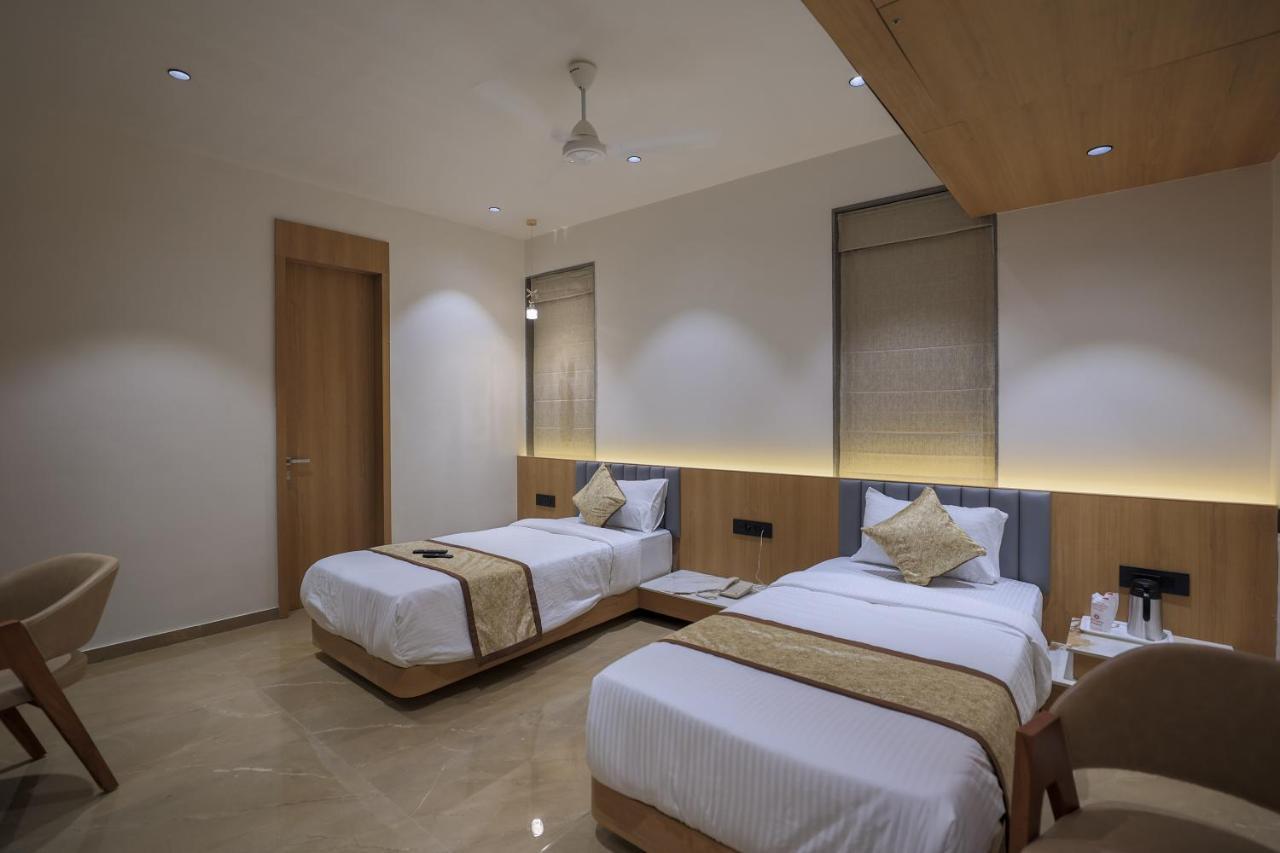 Hotel Aditya Mansingh Inn Somnath Exterior photo