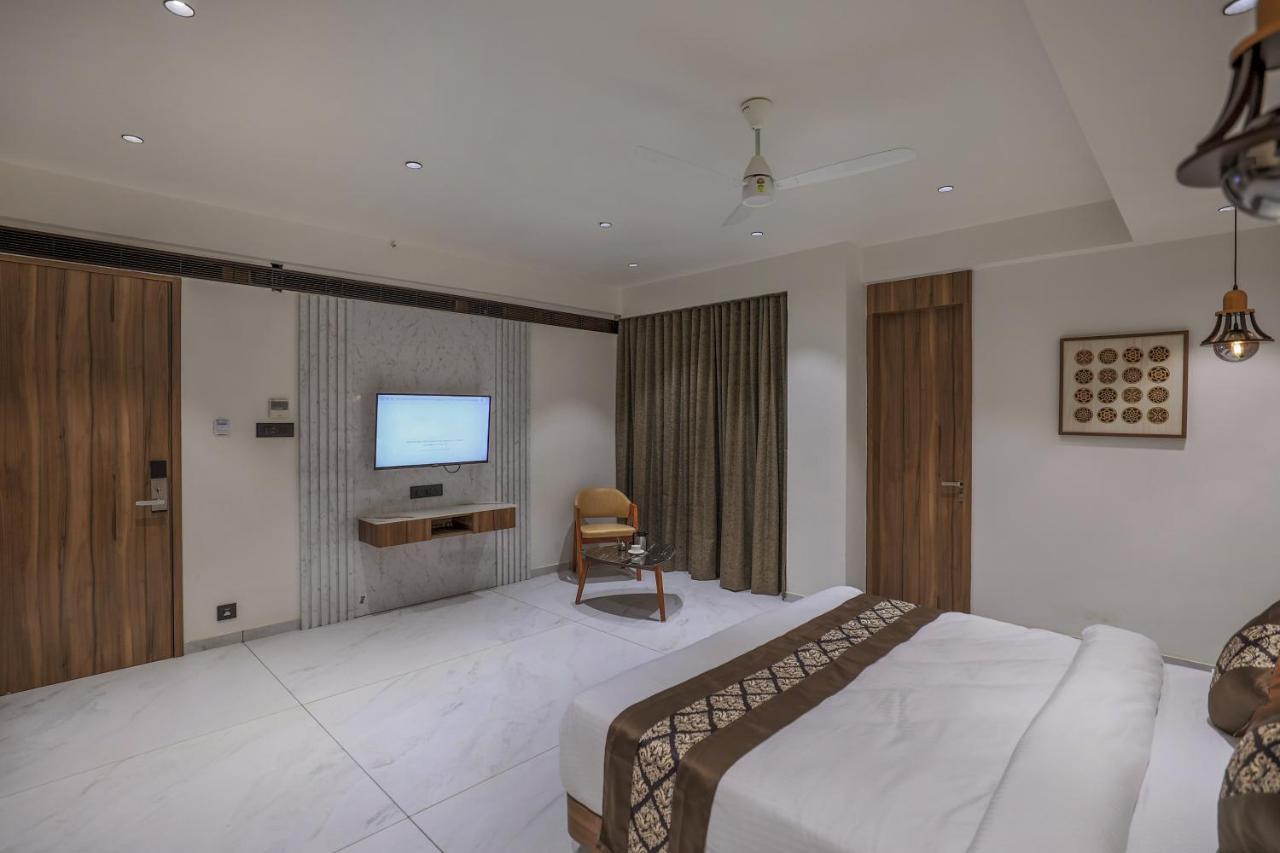 Hotel Aditya Mansingh Inn Somnath Exterior photo